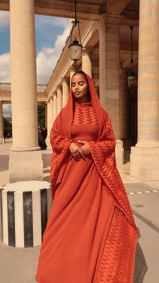 Model Aïssa orange